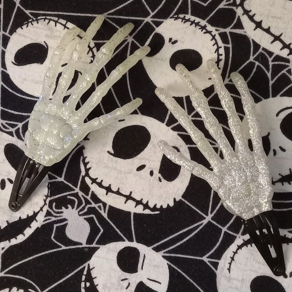 Handmade Skeleton Hands Hair Clip Accessories - Picture 1 of 5